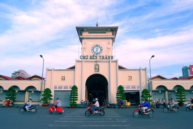 Dịch vụ hỗ trợ đặt tour du lịch TP.HCM tại La Doma Hotels