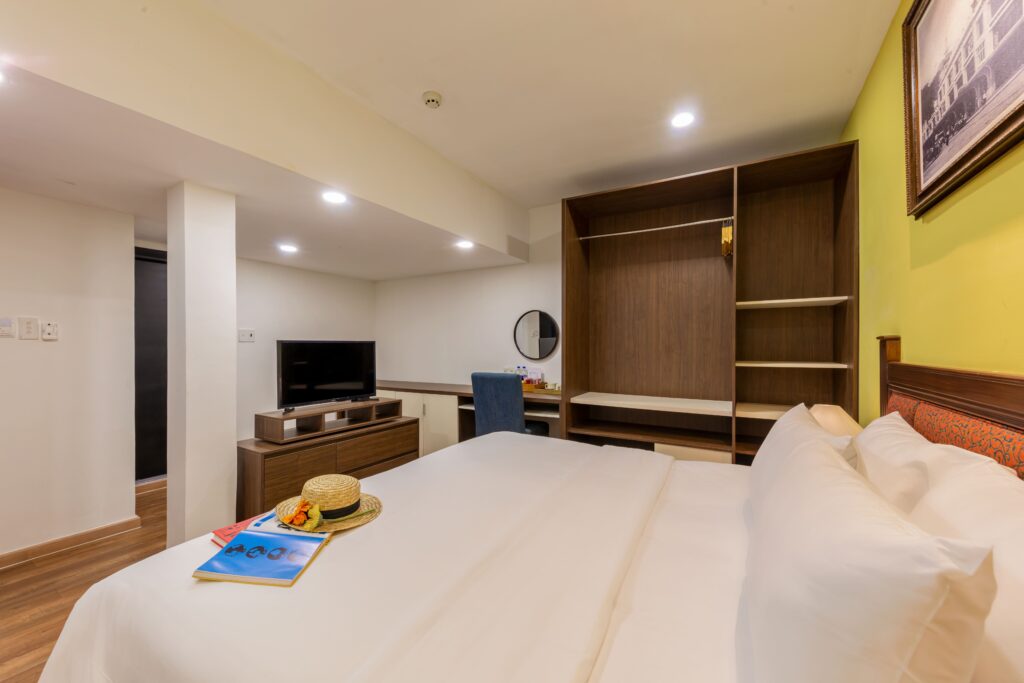Deluxe King Bed
