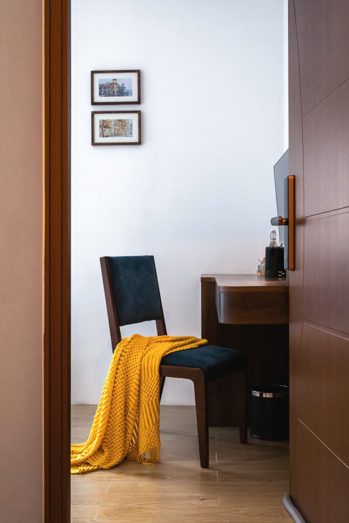 Deluxe Queen Studio, Window with City or Quiet Street View