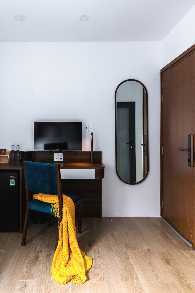 Deluxe Queen Studio, Window with City or Quiet Street View