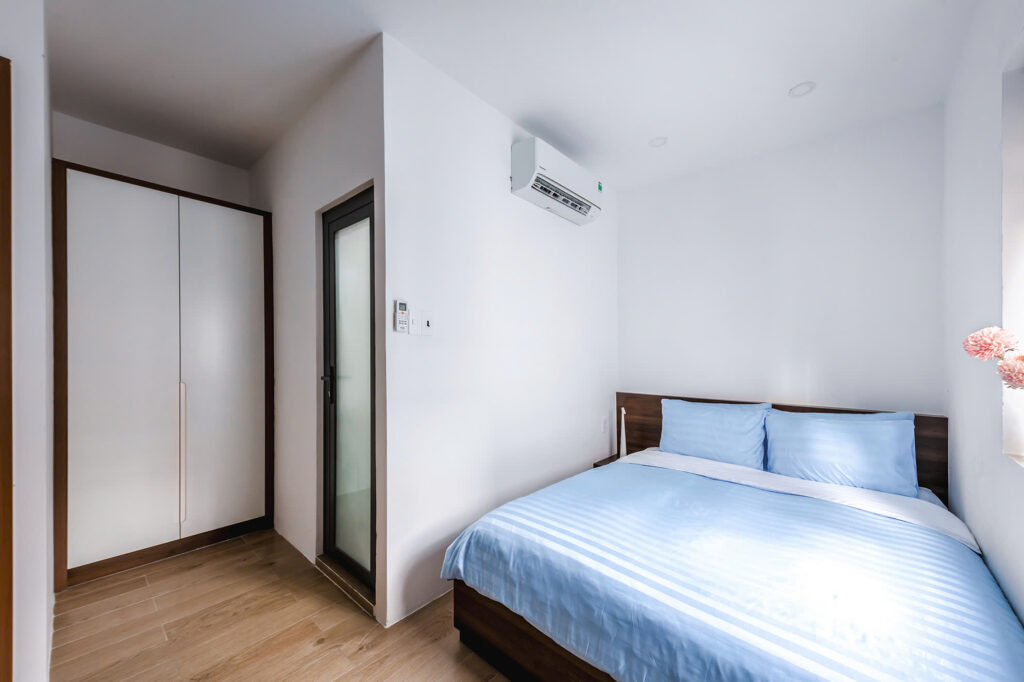 Deluxe Queen Studio, Window with City or Quiet Street View