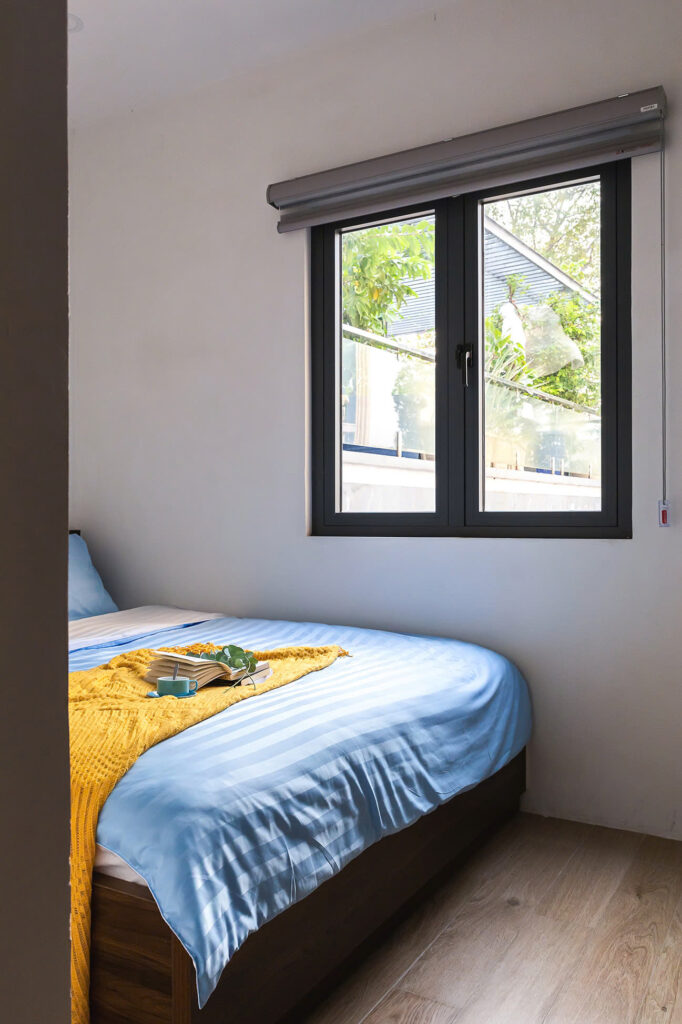 Executive Queen Studio, Large Window with City or Quiet Street View