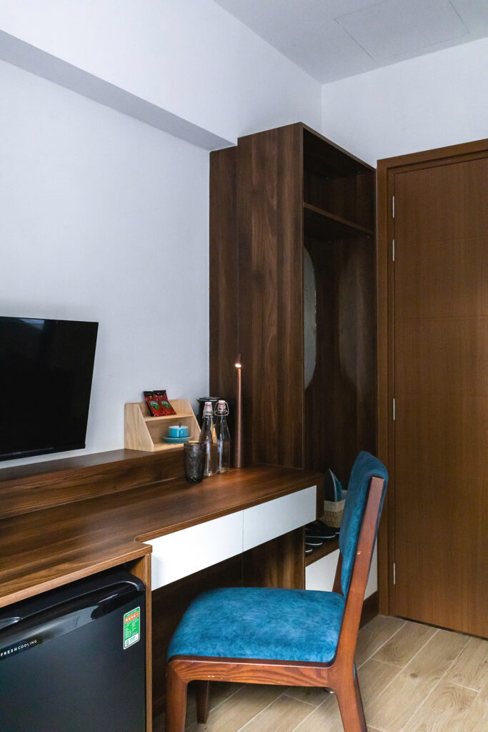 Executive Queen Studio, Large Window with City or Quiet Street View