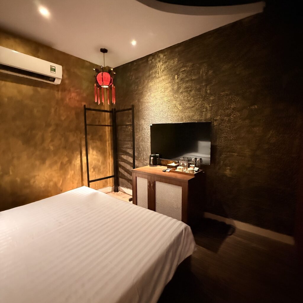 Fantasy Room 302