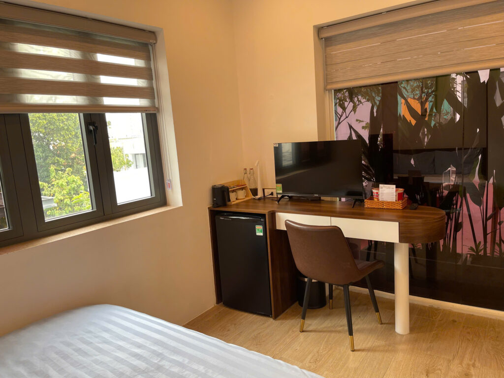 Premier Queen Studio, Large Window with Garden & City Views
