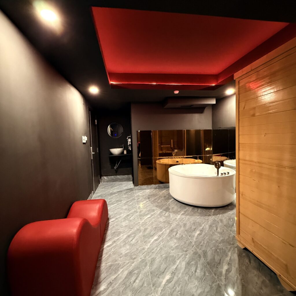 Private Sauna Suite G01