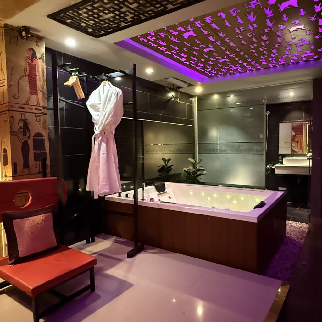 Signature Jacuzzi