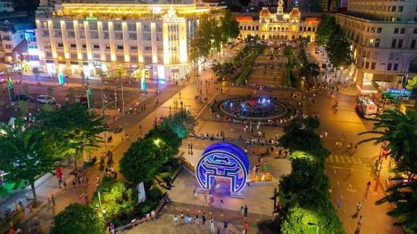 Dịch vụ hỗ trợ đặt tour khám phá điểm tham quan nổi bật TP.HCM tại La Doma Hotels