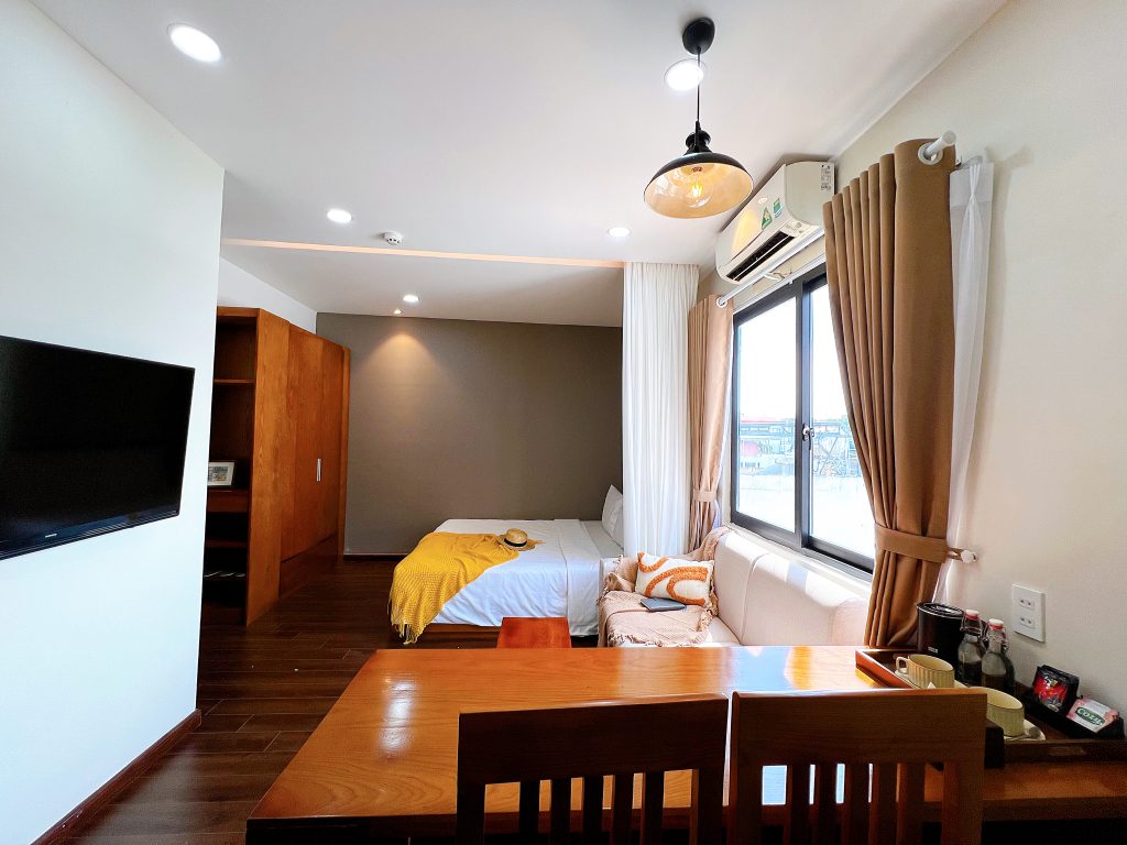 Deluxe One-Bedroom Apartment with City View