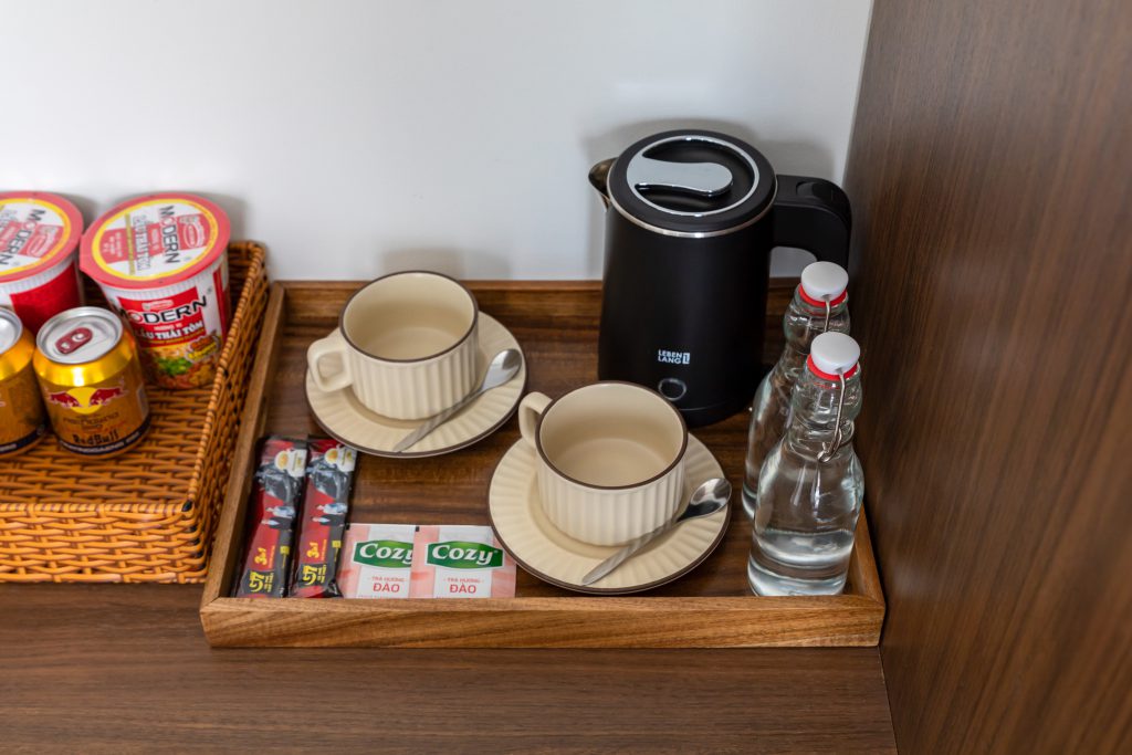 khách sạn có ban công quận 1 - Trải nghiệm trà chiều thư thái tại La Doma Hotel