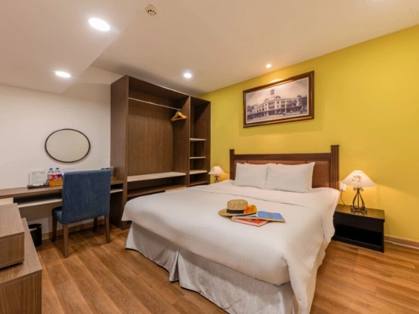 Deluxe King Bed
