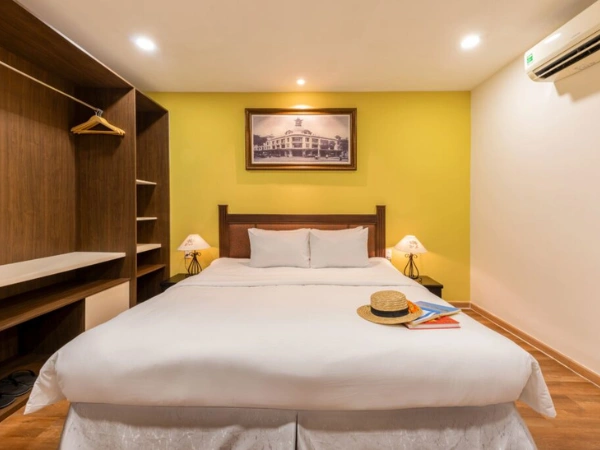 Deluxe King Bed