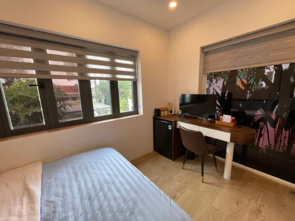 Premier Queen Studio