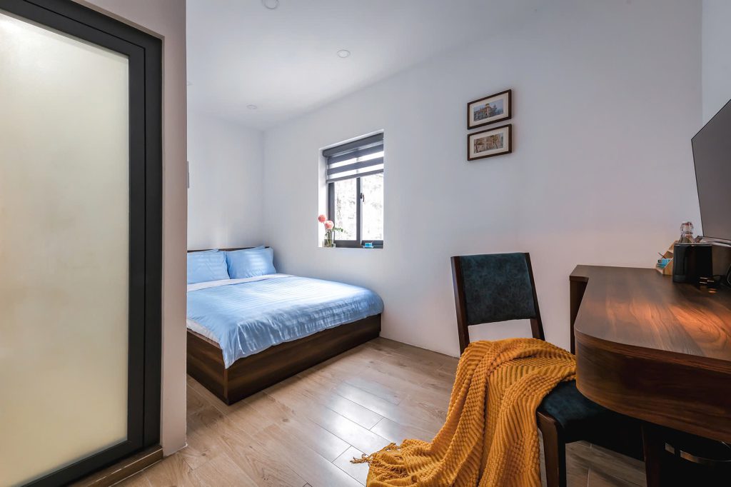 khách sạn gần ga sài gòn - Phòng nghỉ duplex thoáng mát tại Lynn by La Doma Express