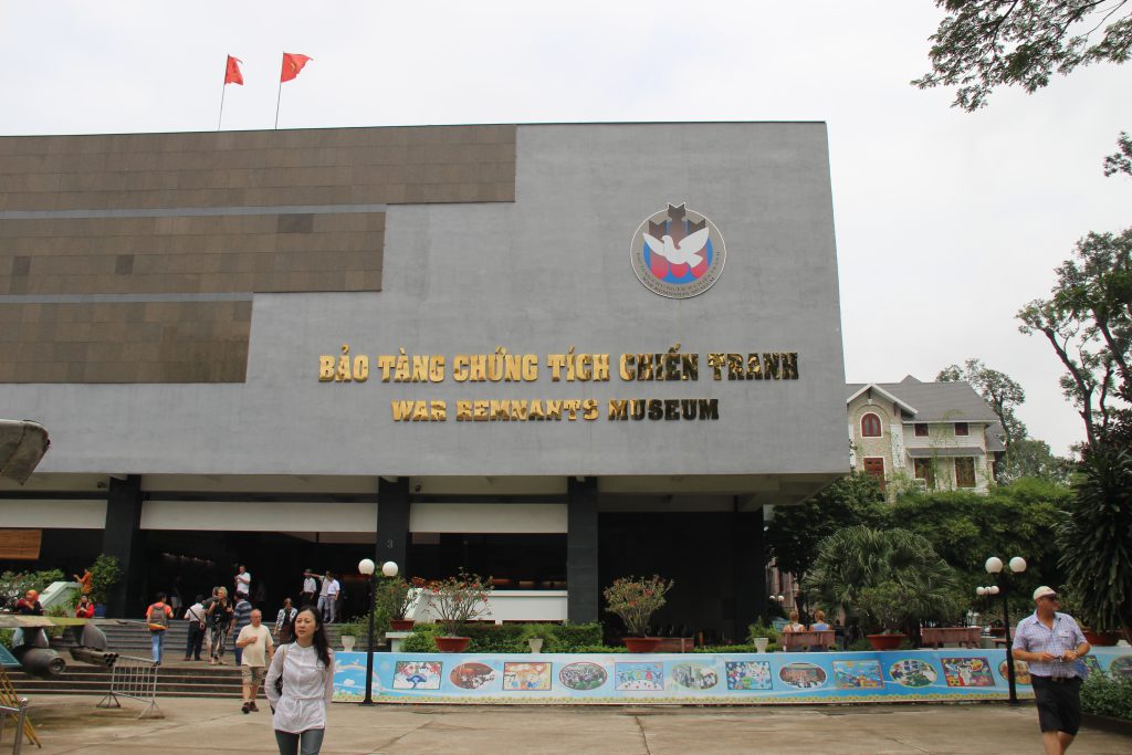 khách sạn gần bảo tàng chứng tích chiến tranh